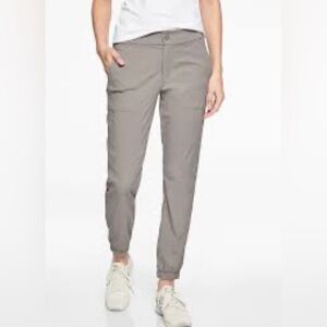 Athleta TREKKIE JOGGER gray size 4 gorpcore athleisure hiking camping sporty